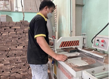 Oak furniture manufacturer for Vietnamese construction projects