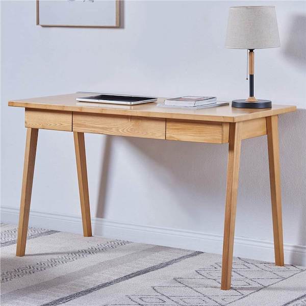 Ash wood desks are still in demand in 2025