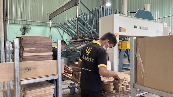 QA Furniture always ensures to meet production schedule for customers