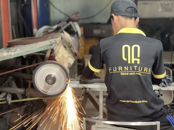 QA Furniture applies modern machinery in production