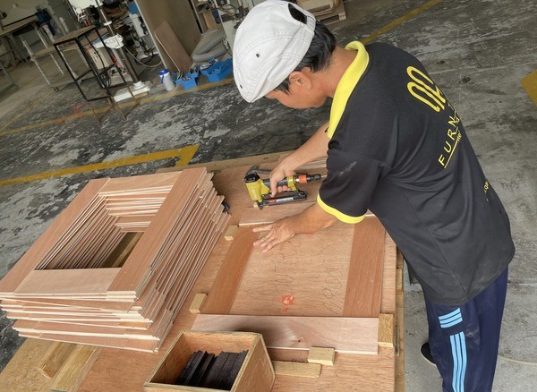 Tips for choosing an export oak wood furniture contractor in Vietnam