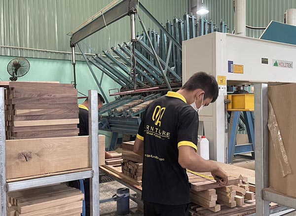 Prestigious and quality factory producing oak furniture for projects in Vietnam