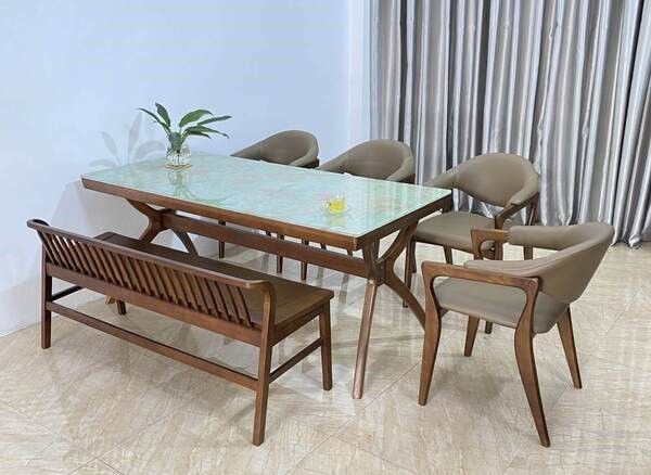 5+ factories producing walnut wood furniture for export in Binh Duong